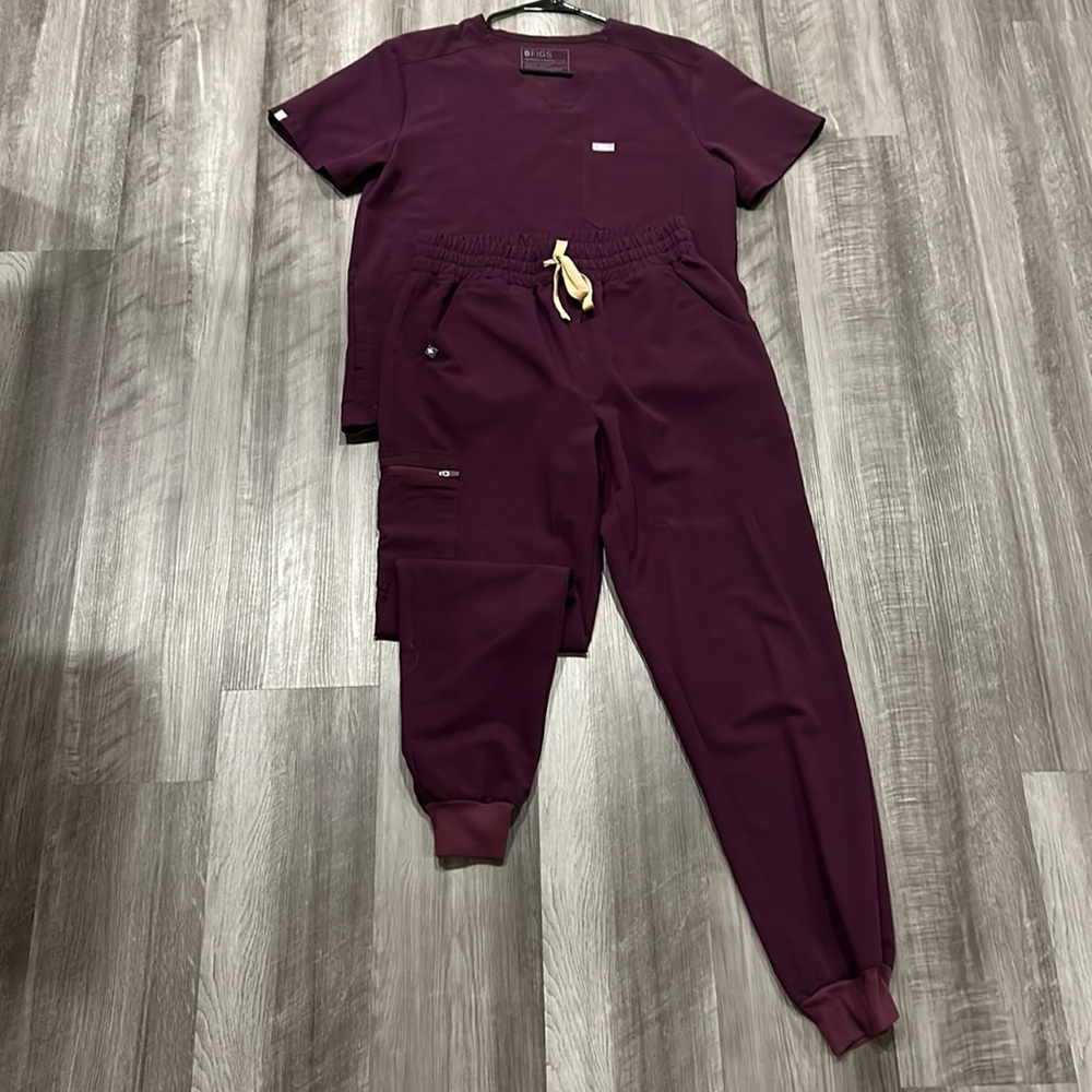 Figs scrubs Deep Purple
